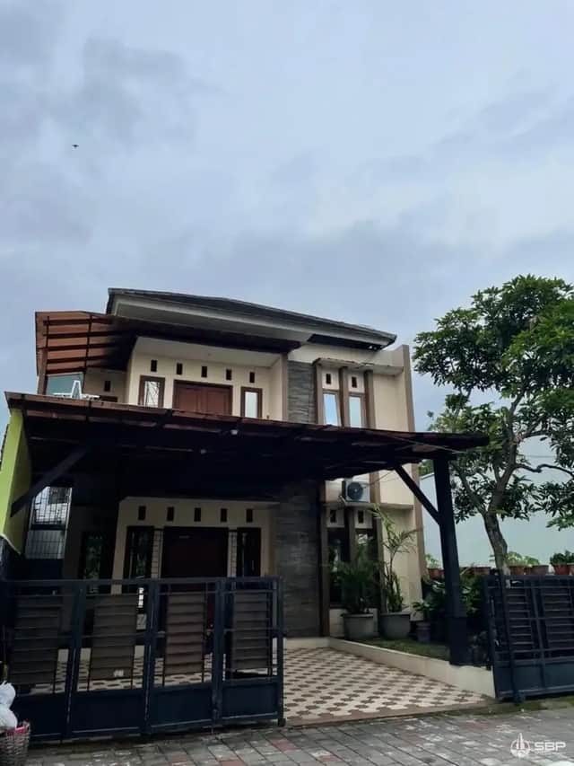 Rumah Cantik 2 Lantai di Jl Palagan Km 7, Dekat UGM!