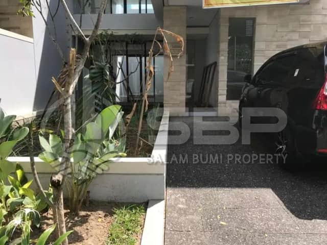 Rumah Mewah di Perum Elite Hyarta Dekat UGM - Spek Premium dan Strategis! foto 2