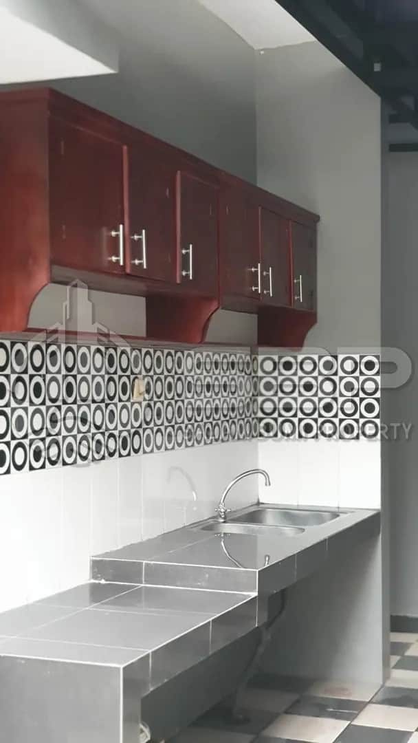 Rumah Mewah 2 Lantai di Perum Elite Pondok Permai Kadipiro - Dekat Malioboro! foto 2