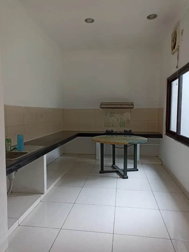 Rumah Cantik Luas 256 m² di Perum Jl. Kaliurang Km 9 foto 2