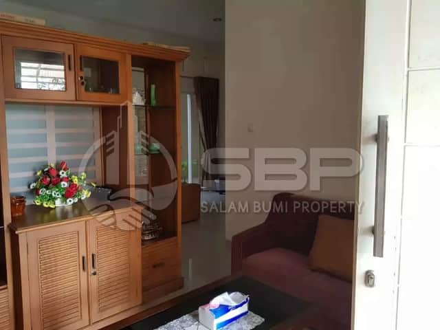Rumah Cantik 2 Lantai di Perum Jl. Kaliurang Km 7 - Dekat UGM Condongcatur foto 2
