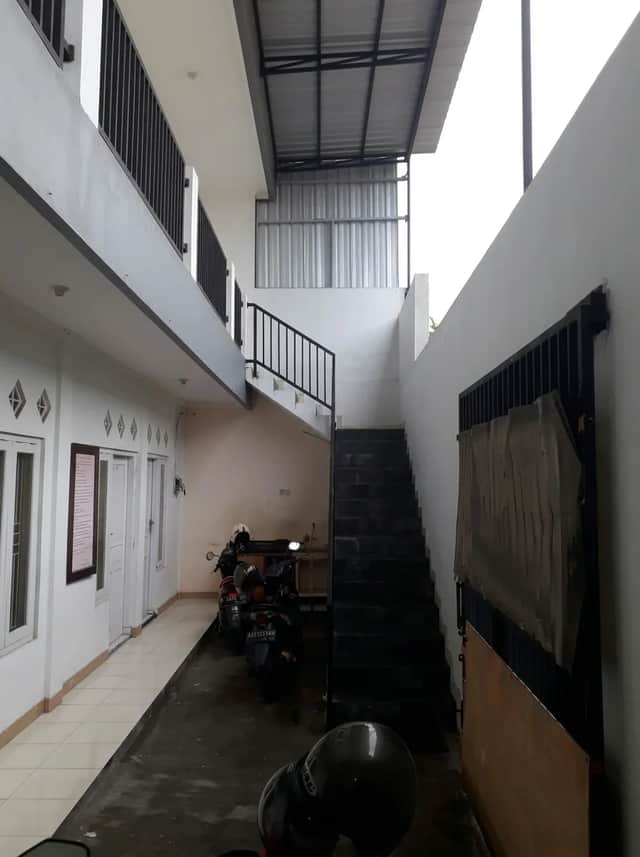 Dijual Kost Strategis 10 Kamar Dekat Ambarukmo Plaza - Peluang Investasi Emas! foto 2