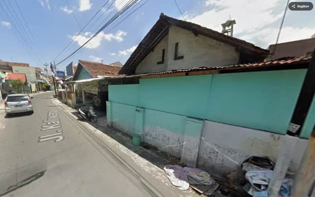 Bangunan Hitung Tanah SHMP 162m2 Dekat Pakuwon Mall Dalam Ringroad