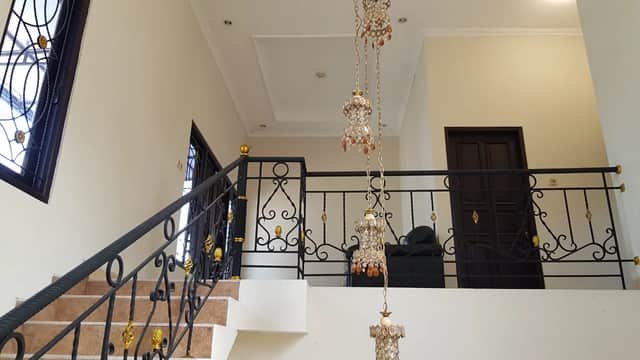 Rumah Mewah Strategis di Pinggir Jalan Godean - Dekat STPN dan Ringroad Barat Tugu foto 2