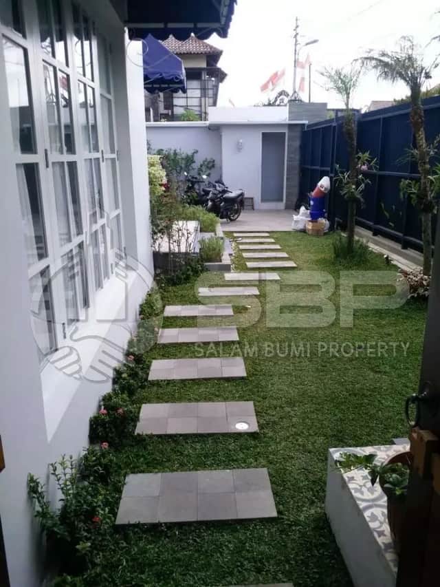 Rumah Cantik Baru + Kolam Renang, Nyaman Asri Strategis foto 2