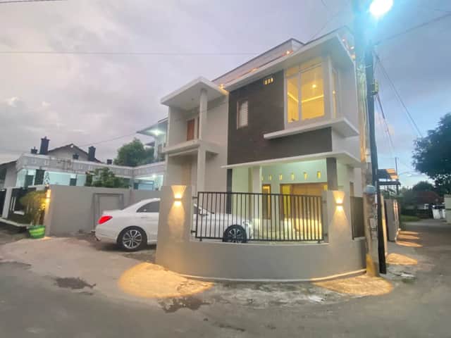 Rumah Cantik 2 Lantai Baru di Maguwo, Dalam Ringroad Utara Quality Hotel