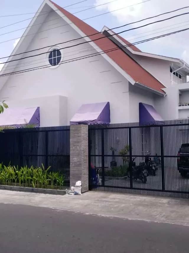 Rumah Cantik Baru + Kolam Renang, Nyaman Asri Strategis