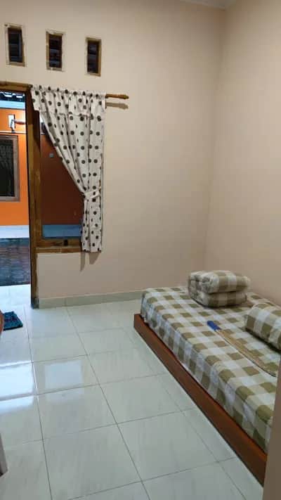Kost Putri Aktif 9 Kamar Tanah Luas Full Perabot Jl Kaliurang KM 14 Dekat UII foto 4