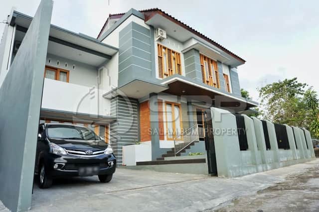 Rumah Mewah dengan Kolam Renang Pribadi di Jl. Palagan km 12 - Harga Turun! foto 4