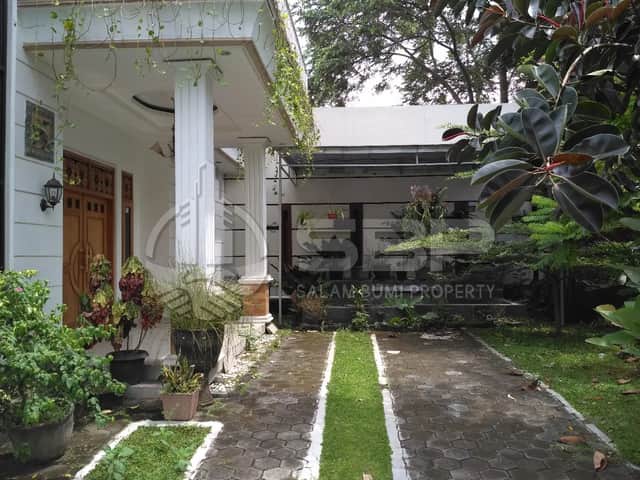 Rumah Mewah Megah di Maguwo, Dekat Jogja Bay - Kesempatan Emas! foto 4