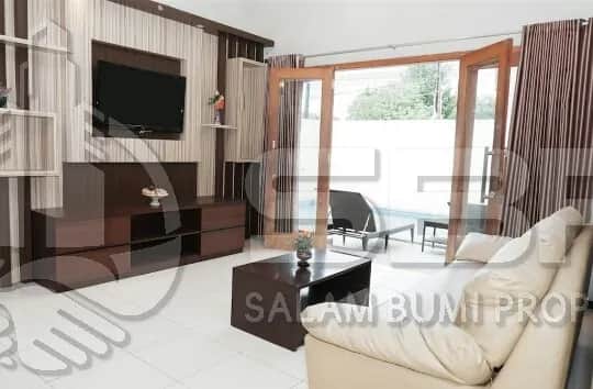 Rumah Homestay Mewah dengan Kolam Renang Dekat UGM - Full Furnish! foto 3