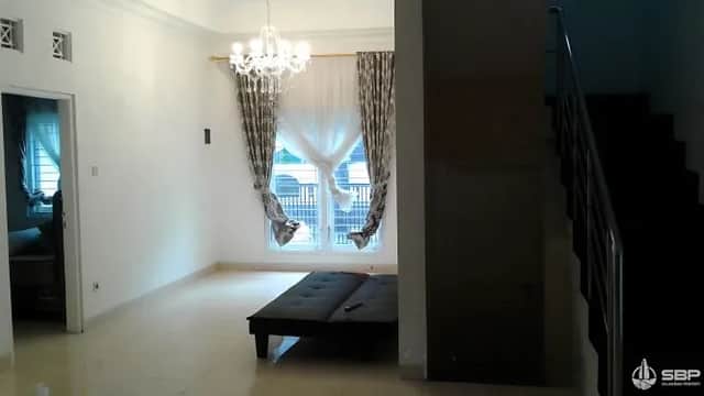 Rumah Cantik Minimalis Modern 2 Lantai di Perum Utara UGM Dekat Hyatt foto 4