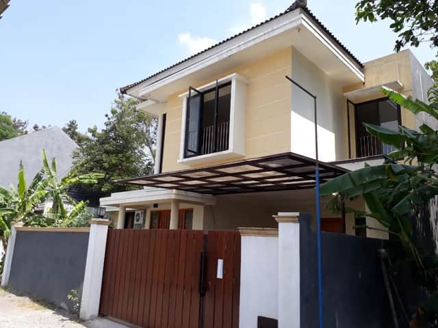 Rumah Mewah 2 Lantai di Jl. Magelang Km 4 — Dekat UGM foto 2