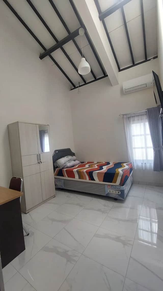 Rumah Mewah Furnished Strategis di Jalan Kaliurang KM 13,5 - Ideal untuk Kost atau Tempat Tinggal! foto 2