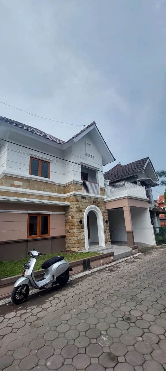 Rumah Mewah Modern Minimalis Strategis Dekat UPN Seturan - Turun Harga!