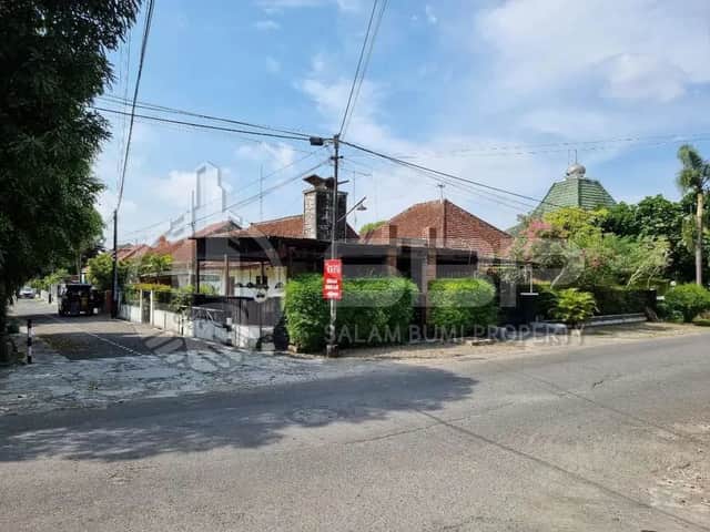Rumah Megah Tanah Luas Dekat UNY, Gejayan