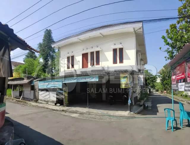 Kost 13 Kamar + Toko Strategis di Jl. Kaliurang Dekat UII Pusat