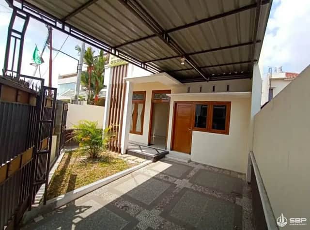 Rumah Cantik 2 Lantai dengan Kolam Renang di Maguwo, Dekat Lotte Mart dan RS Hermina - Wajib Nego! foto 3