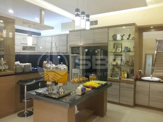 Rumah Mewah Strategis di Perum Barat Tugu Yogyakarta - Dalam Ringroad, Nogotirto foto 3