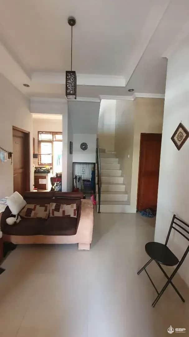 Rumah Cantik Strategis 2 Lantai di Jl. Kaliurang Km 6 Dekat UGM & Jl. Sulawesi foto 2