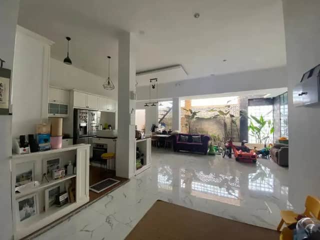 Rumah Mewah 3 Lantai dengan Private Pool dan Rooftop di Jl. Palagan KM 7,5 - Investasi Impian! foto 2