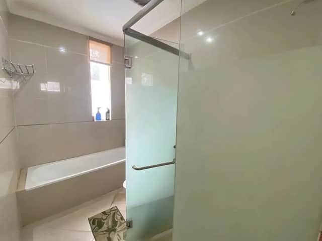 Rumah Mewah di Bale Mulia Residence - Penawaran Spesial! Harga Turun dari 4,5M menjadi 4,2M! foto 4