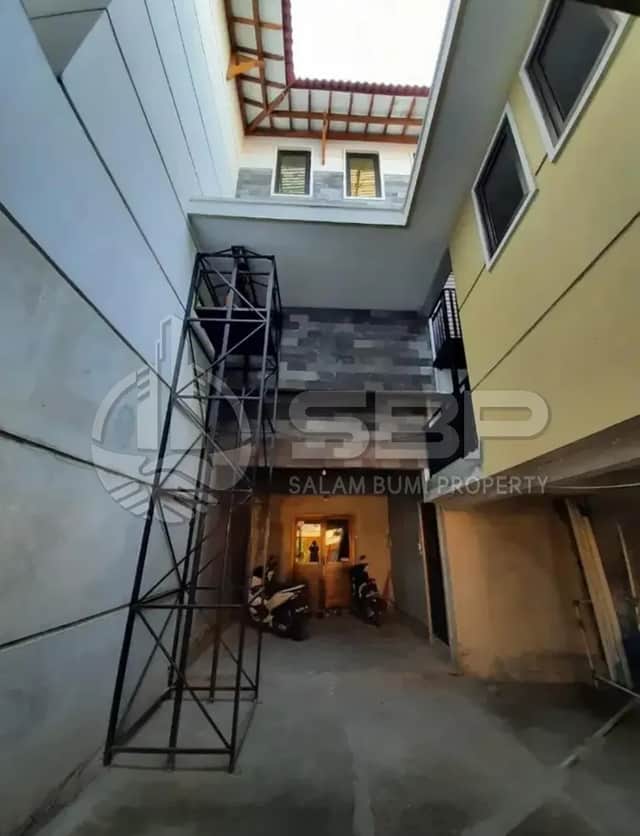 Rumah Mewah 20 Kamar Dekat Lippo Plaza - Investasi Kost Istimewa! foto 5
