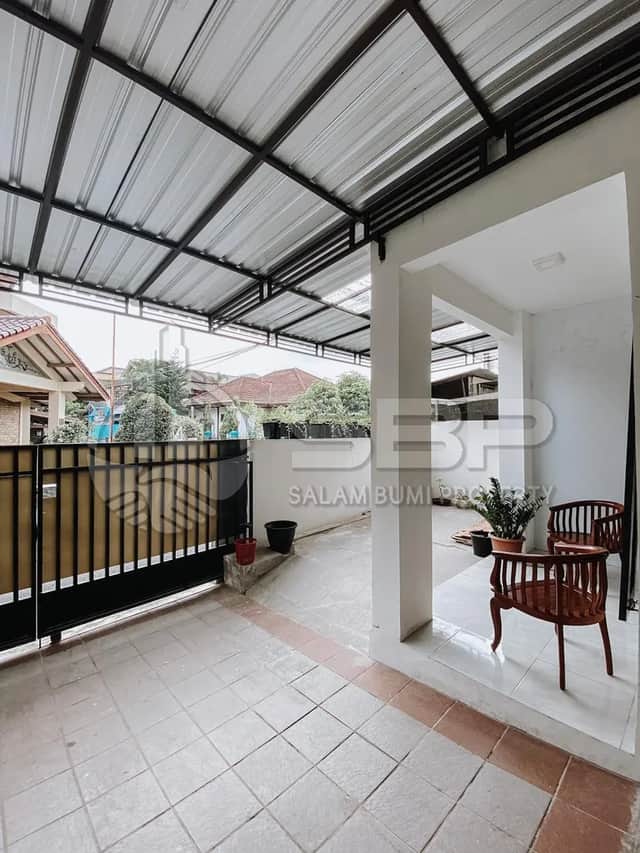 Rumah Induk dengan 5 Kost Exclusive Dekat UGM — Investasi Menarik! foto 3