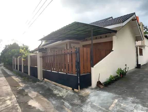 Best Deal Murah! Rumah Cantik di Jl. Kaliurang Km 13, Dekat UII - Semi Furnish