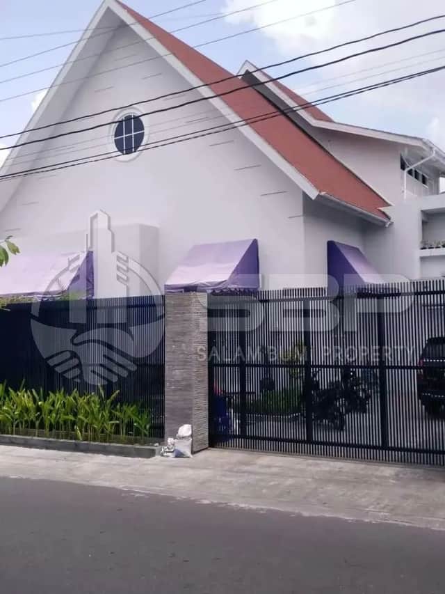 Rumah Cantik Baru + Kolam Renang, Nyaman Asri Strategis