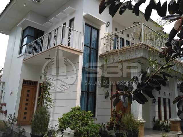 Rumah Mewah Megah di Maguwo, Dekat Jogja Bay - Kesempatan Emas!