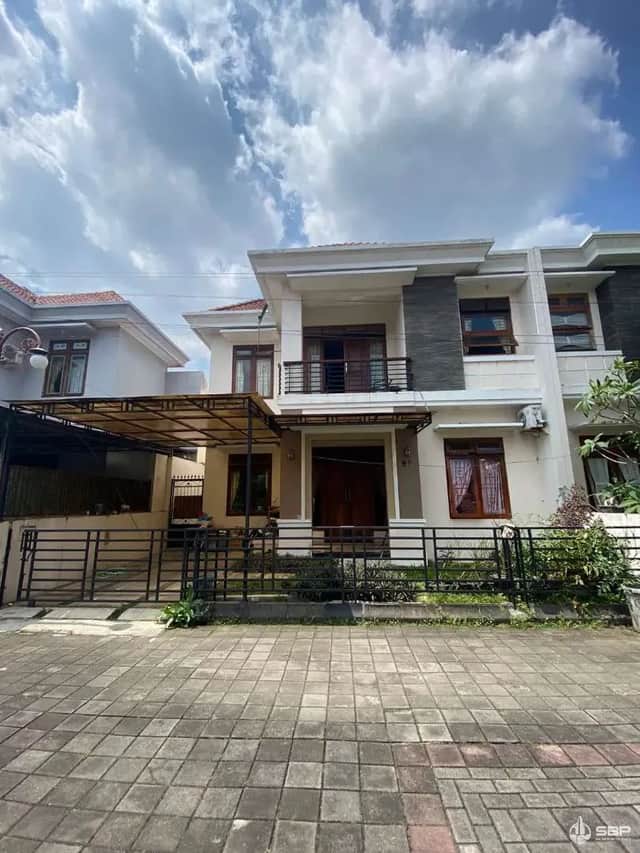Rumah Cantik Strategis 2 Lantai di Jl. Kaliurang Km 6 Dekat UGM & Jl. Sulawesi