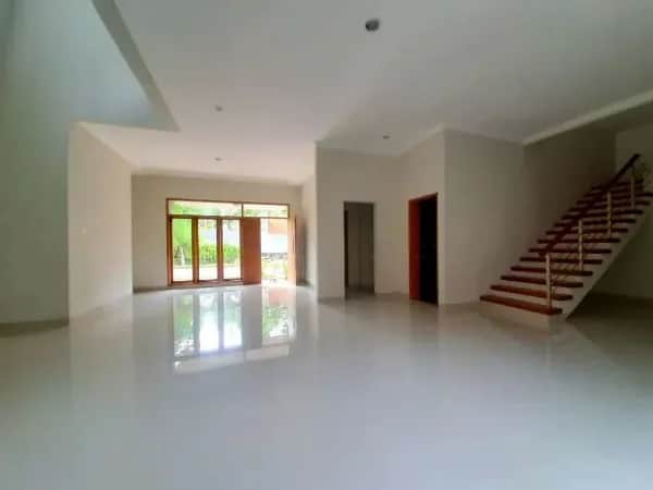 Rumah Mewah di Taman Palagan Asri - Dekat UGM! Kesempatan Emas! foto 4