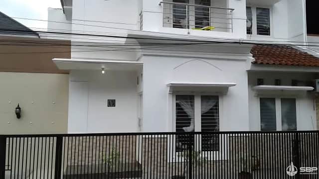 Rumah Cantik Minimalis Modern 2 Lantai di Perum Utara UGM Dekat Hyatt foto 3