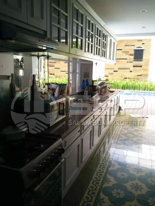 Rumah Cantik Baru + Kolam Renang, Nyaman Asri Strategis foto 3