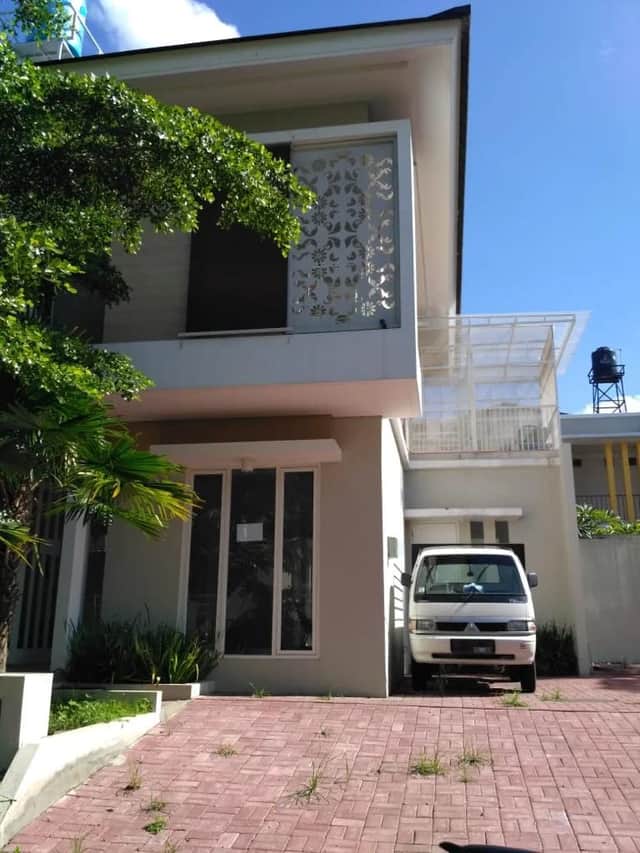 Rumah Mewah di Perum Elite Greenhills, Jl. Palagan Km 9, Utara Hyatt UGM