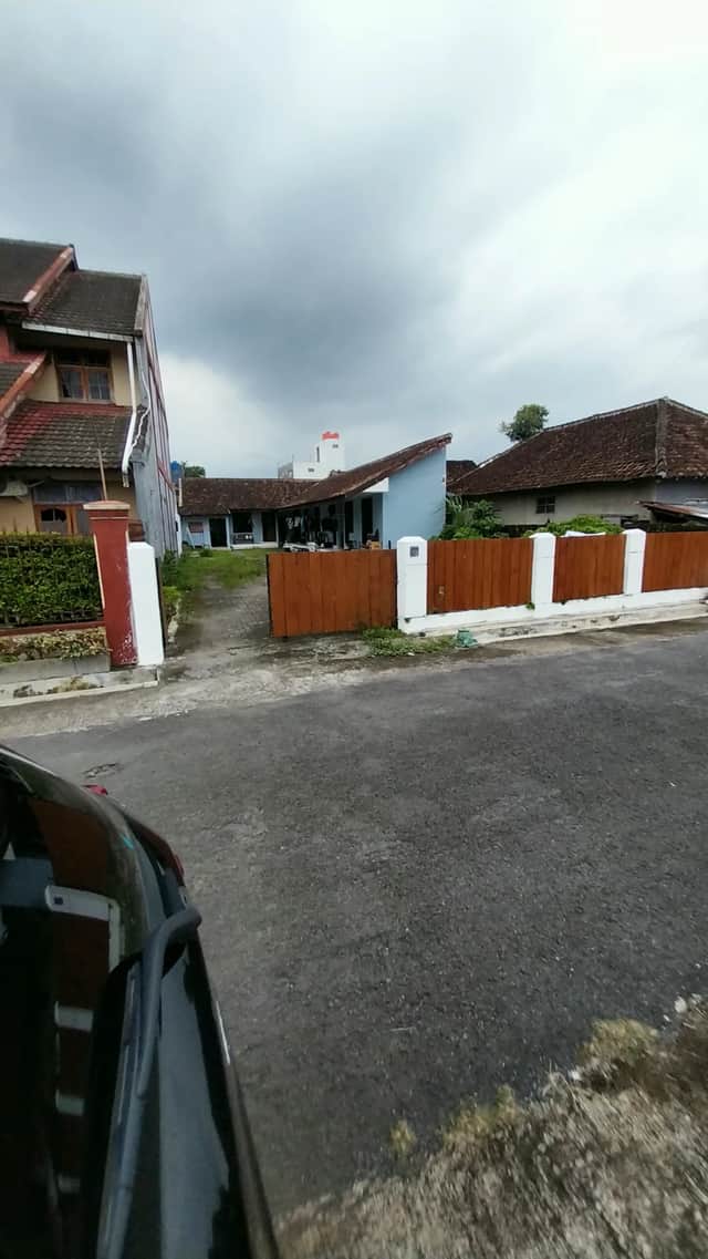 Disewakan Sebidang Tanah + 6 Kamar kost Di Maguwo Dekat Jogja Bay foto 4