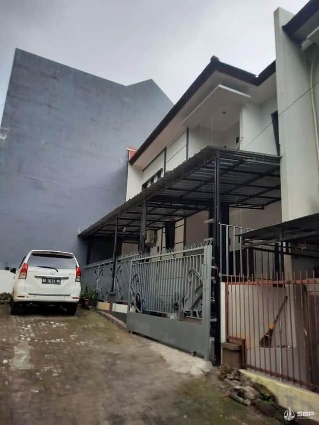 Rumah Cantik 2 Lantai dalam Cluster Condongcatur, Manukan
