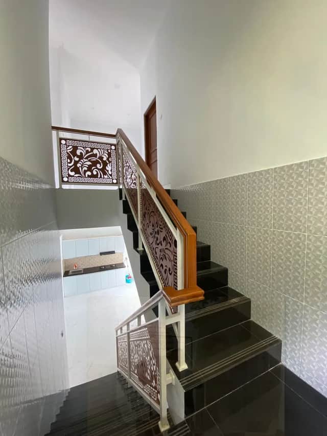 Rumah Mewah 2 Lantai di Jongke, Dekat UGM - Investasi Ideal untuk Keluarga Anda! foto 3