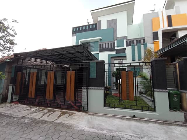 Rumah Mewah Semi Furnish Dekat Ambarukmo Plaza - Akakom Janti
