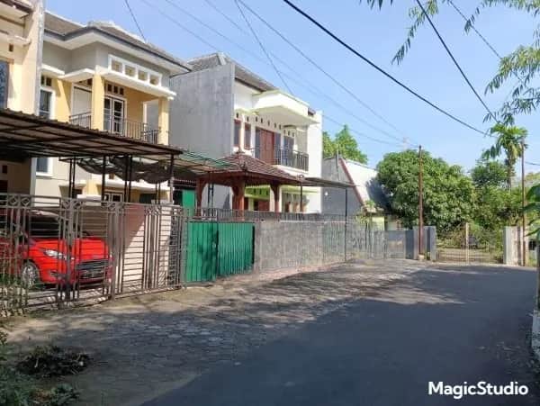Rumah Cantik 2 Lantai Dekat UGM, Jl. Kaliurang KM.6 - Harga Terjangkau & Legalitas Lengkap!