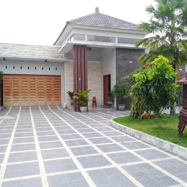 TURUN HARGA! Rumah Mewah Istimewa di Jl. Kaliurang km 7 Dekat UGM — Hanya 10M (Nego)