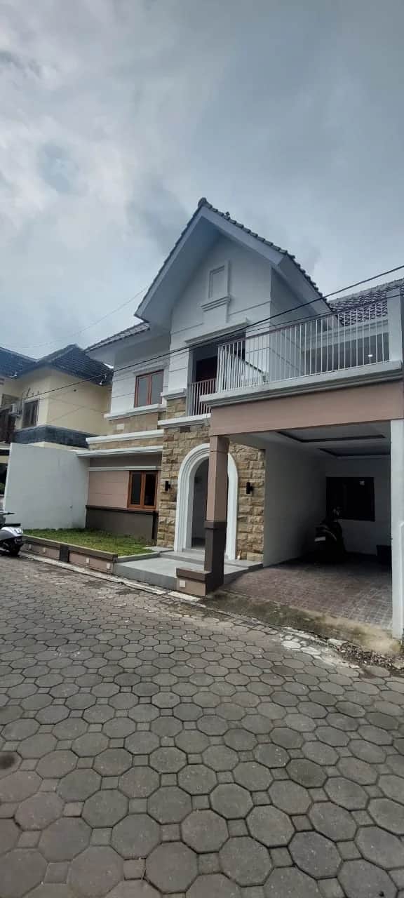 Rumah Mewah Modern Minimalis Strategis Dekat UPN Seturan - Turun Harga! foto 3