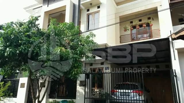 Rumah Mewah di Perumahan Barat Tugu Jogja, Dekat Banyumili Resto foto 4