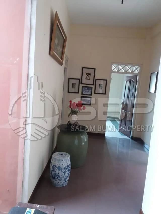 Rumah Luas di Jl. Palagan Km 9, Utara Hyatt - Kesempatan Emas! foto 3