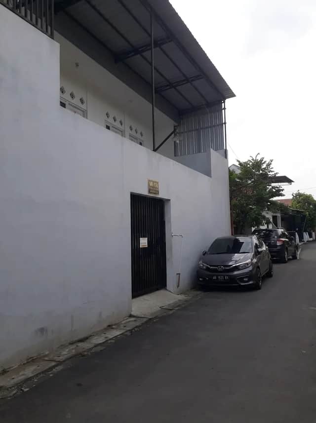 Dijual Kost Strategis 10 Kamar Dekat Ambarukmo Plaza - Peluang Investasi Emas!