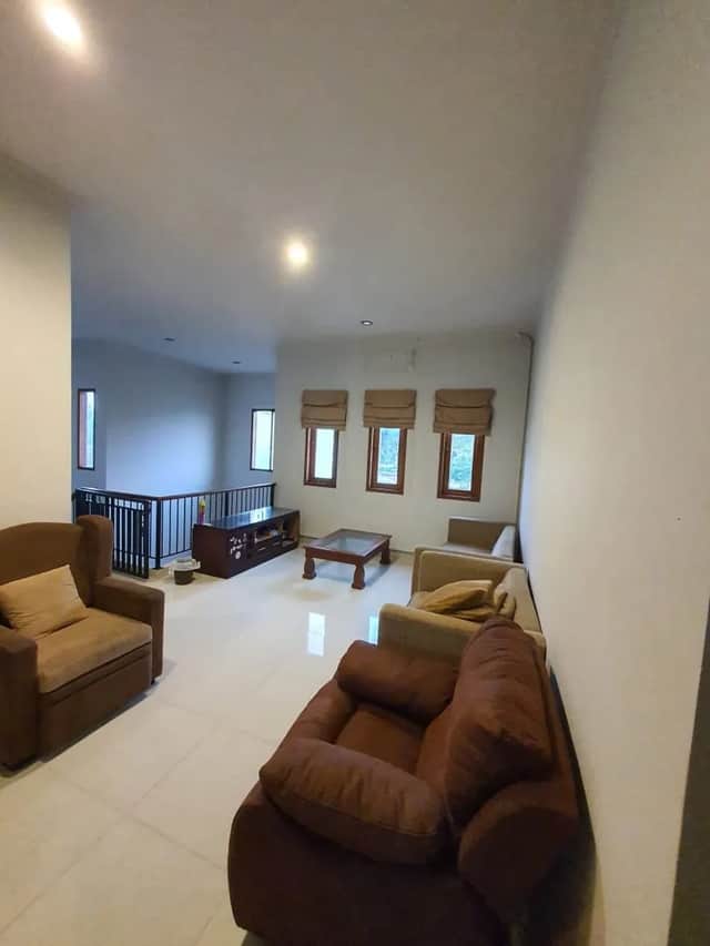 Rumah Mewah di Perum Elite Casa Grande - Harga Turun! foto 3