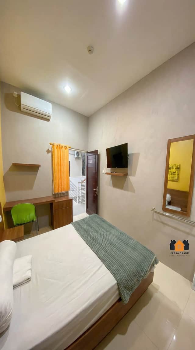 Kost Eksklusif 16 Kamar + Ruang Usaha di Jl. Aspal Lebar Dekat Ambarukmo Plaza foto 4