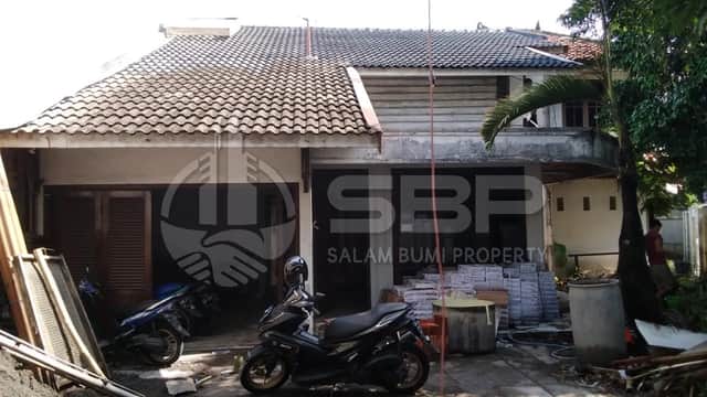 Turun Harga! Dari 5M Menjadi 4,5M Nego - Rumah Besar di Jl. Veteran, Cocok untuk Kantor foto 3