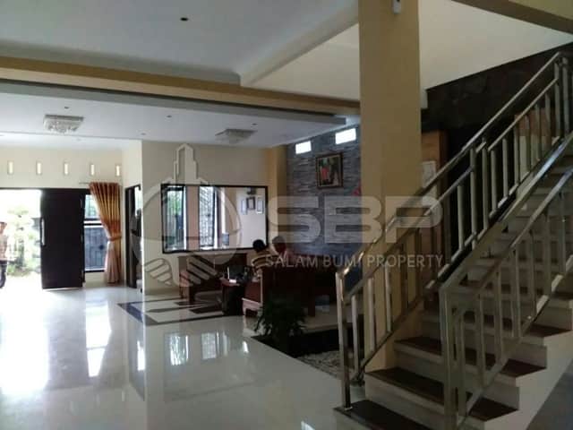 Rumah Mewah Strategis di Perum Barat Tugu Yogyakarta - Dalam Ringroad, Nogotirto foto 5